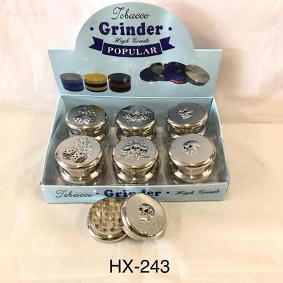 Chrome Skull Embossed Grinder